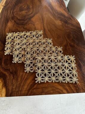 Placemats, thick woven ratan, Daisy, Flower, 3 Dimensional, set of 4